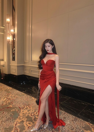 SWEETHEART GOWN in Red