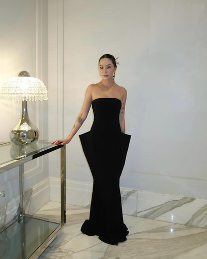 NORMA KAMALI STRAPLESS WING FISHTAIL GOWN